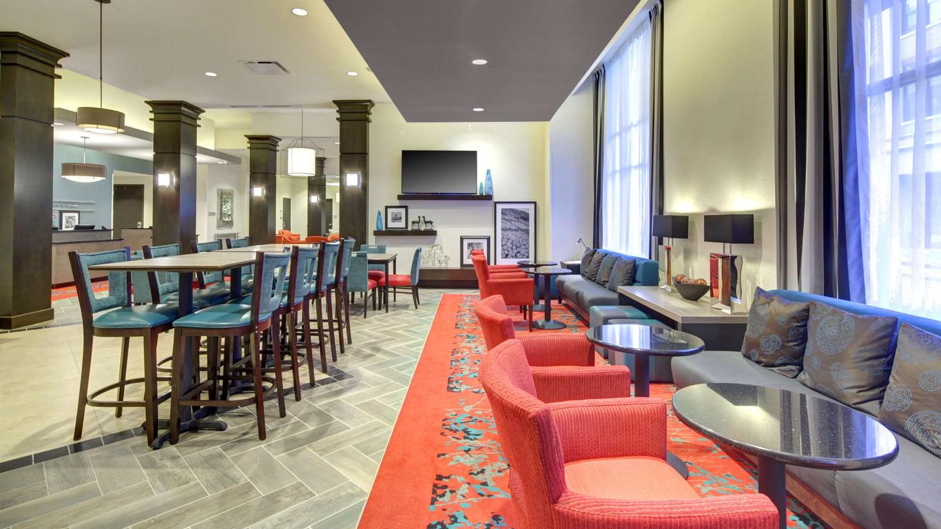 Hampton Inn & Suites Roanoke Downtown