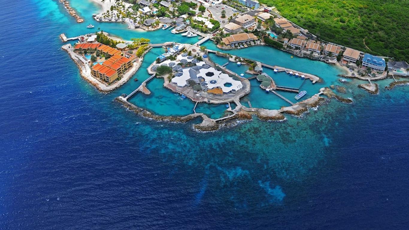 Dolphin Suites & Wellness Curacao