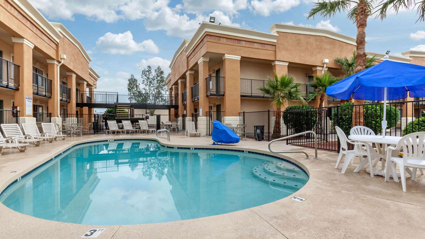 Quality Inn & Suites Near Downtown Mesa