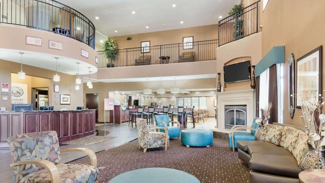 Comfort Suites Topeka Northwest