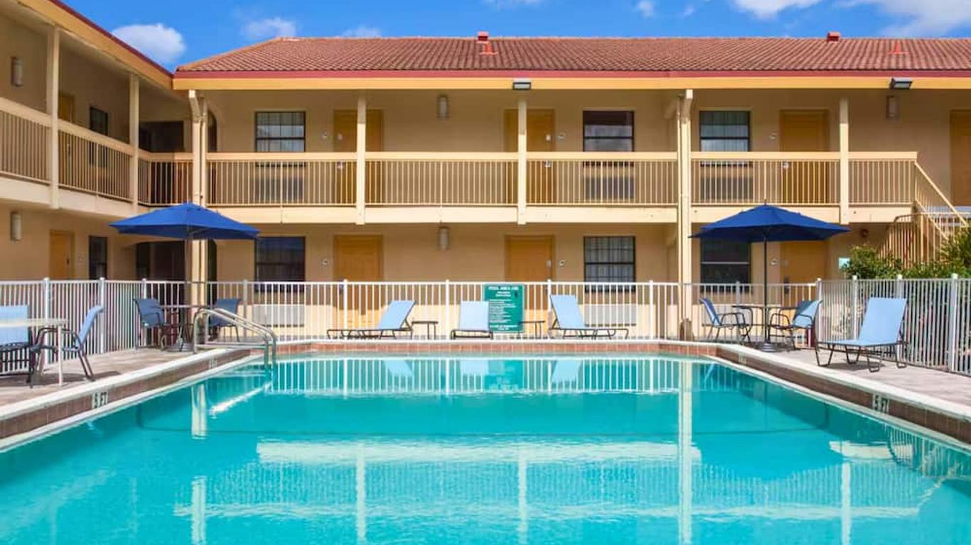 Baymont by Wyndham Fort Myers Central